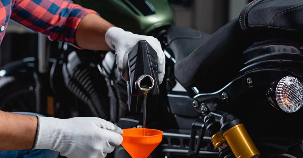 Faktor yang Mempengaruhi Harga Minyak Hitam Motor