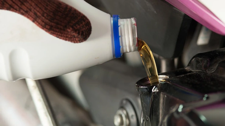 Harga Minyak Hitam Motor Mengikut Jenis Minyak