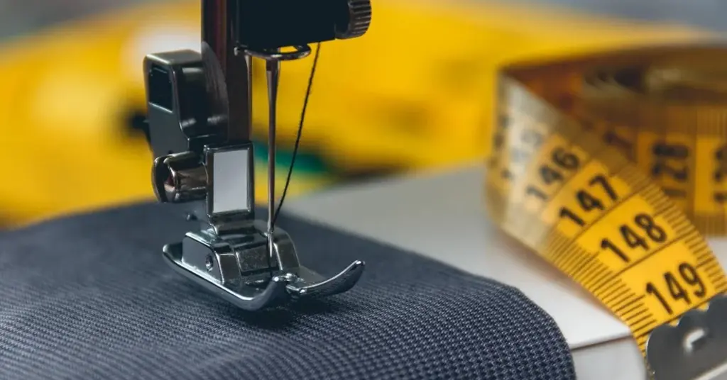 Perbandingan Jahit Custom dan Beli Siap Uniform Sekolah